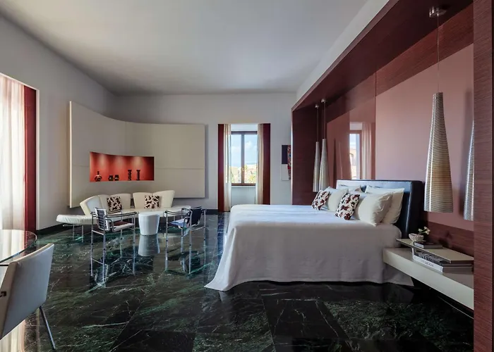 Отель Anantara Palazzo Naiadi - A Leading Of The World
